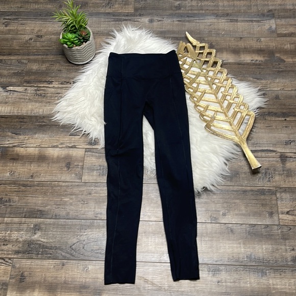 Lululemon Black Hem Cut Leggings Tights - Picture 1 of 12